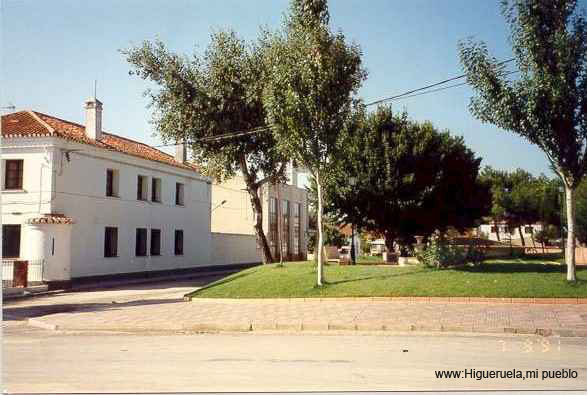Jardin y cuartel de Higueruela